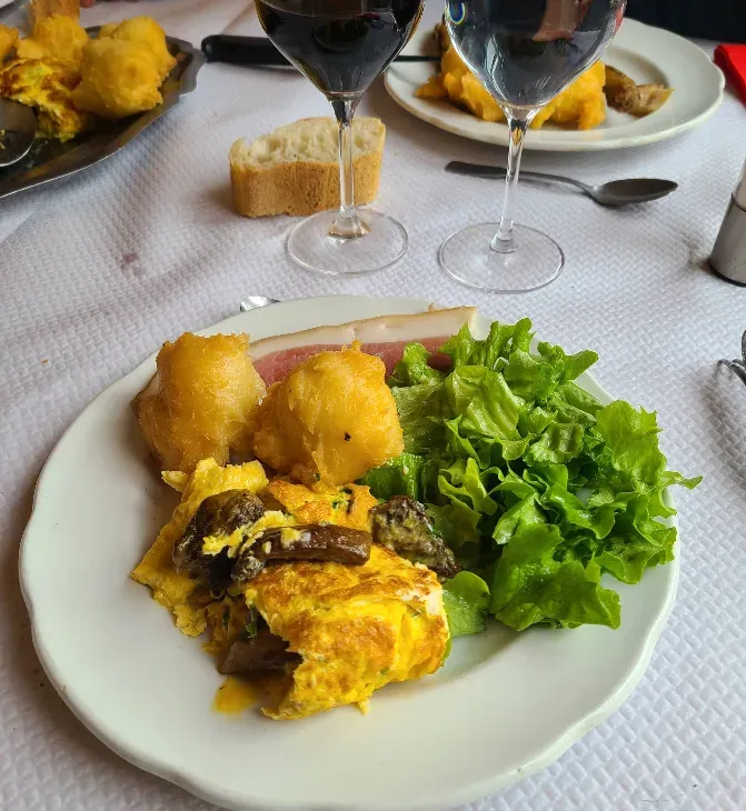 Omelette aux cèpes près de Cieutat